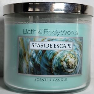 Bath & Body Works Seaside Escape Scented Candle - Blue